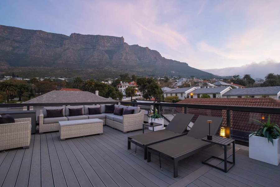 7 Bedroom Property for Sale in Oranjezicht Western Cape